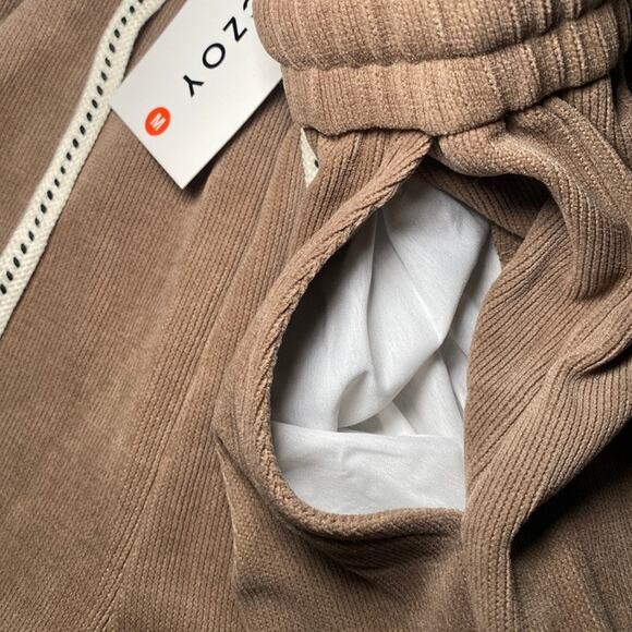 Brown Kiczoy - Wide Leg Pants - Women's Medium - New with Tags! - Picture 8 of 13